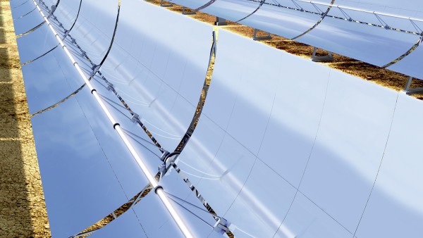 Tot de thermische zonne-energiecentrales behoren onder andere parabolische trogcentrales.
